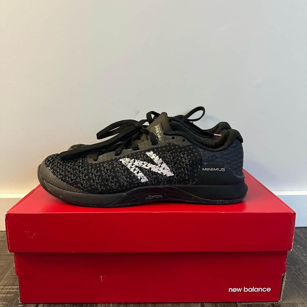New Balance Minimus Black Sneakers